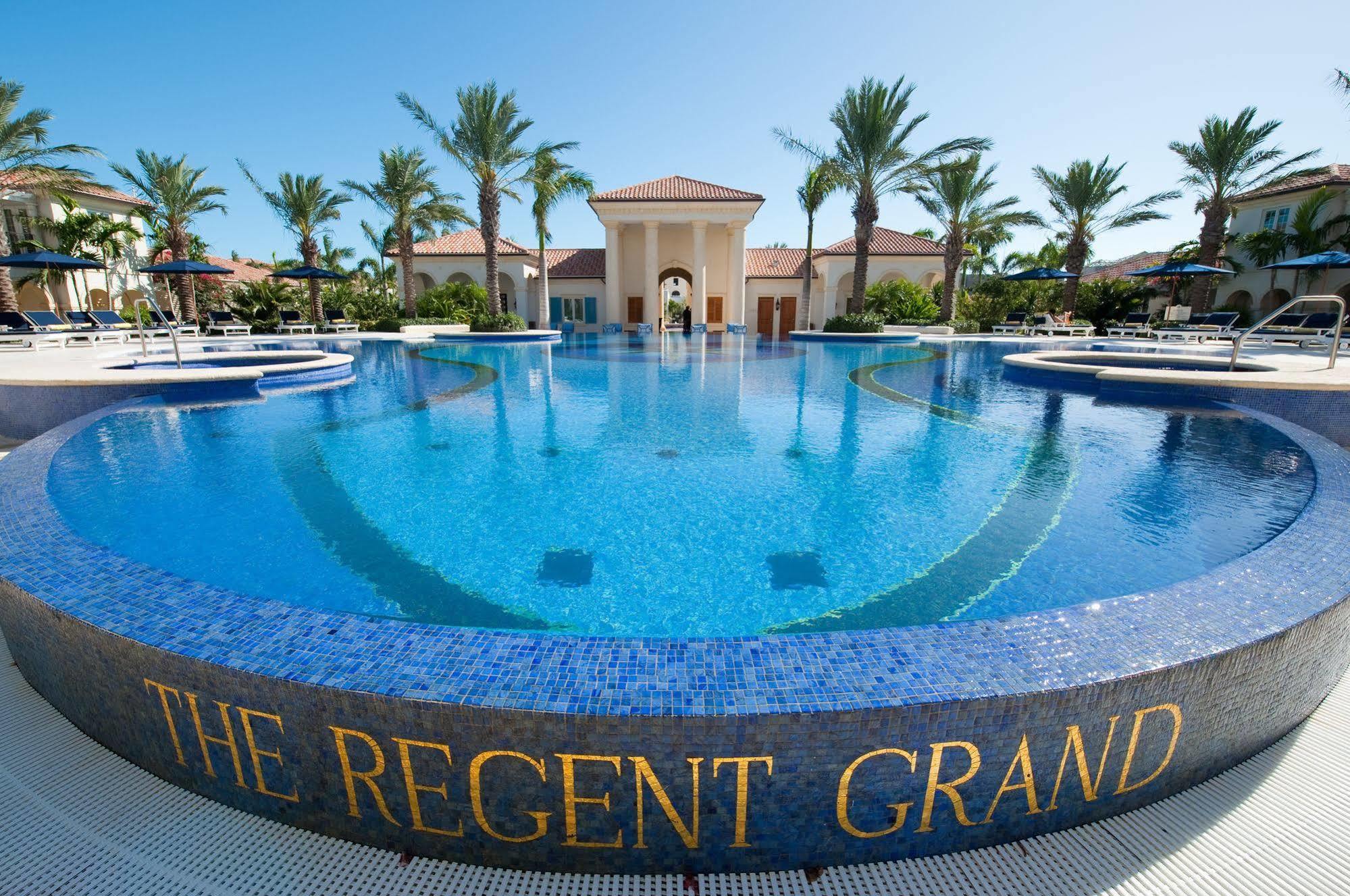The Regent Grand Hotel Грейс Бей Екстериор снимка